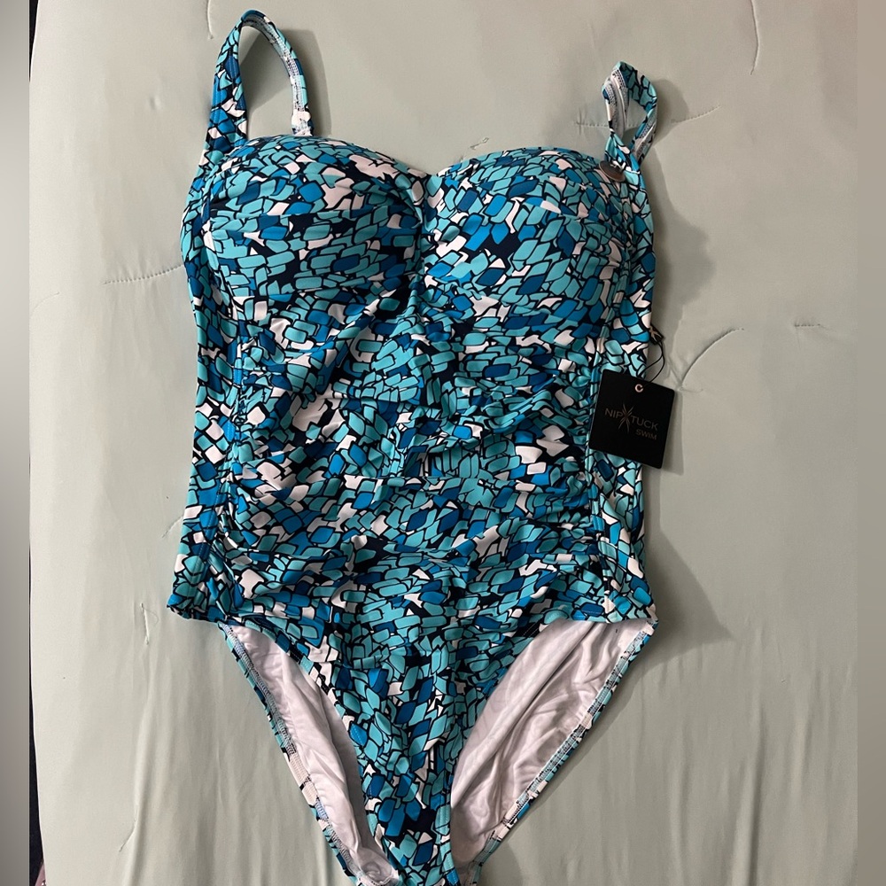 COPY - Women’s one piece, bathing suit